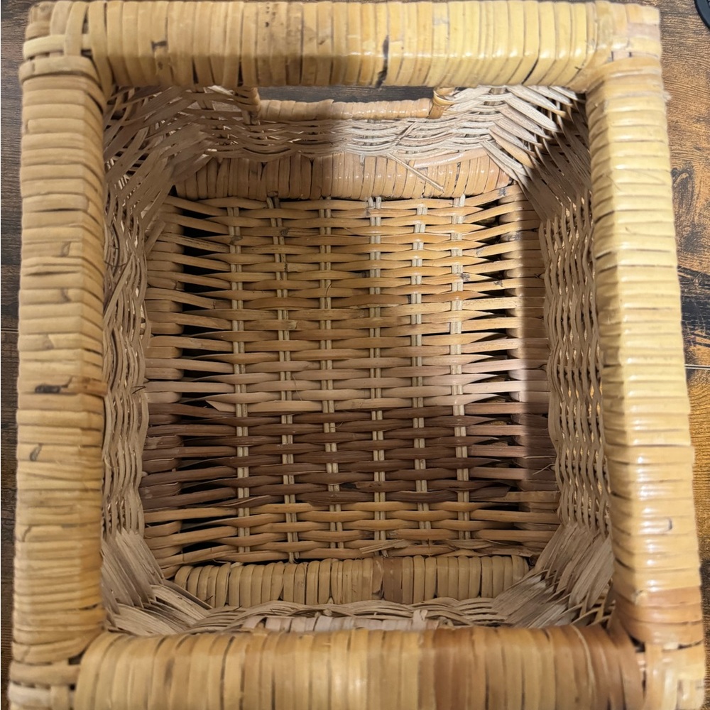 Basket - Picture 3 of 6